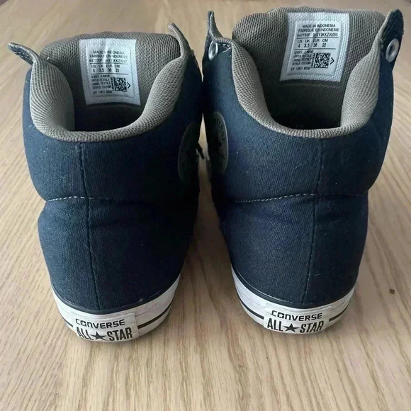 All Star ⭐️ Kids Unisex Tennis Shoes Size 4 - Picture 5 of 7